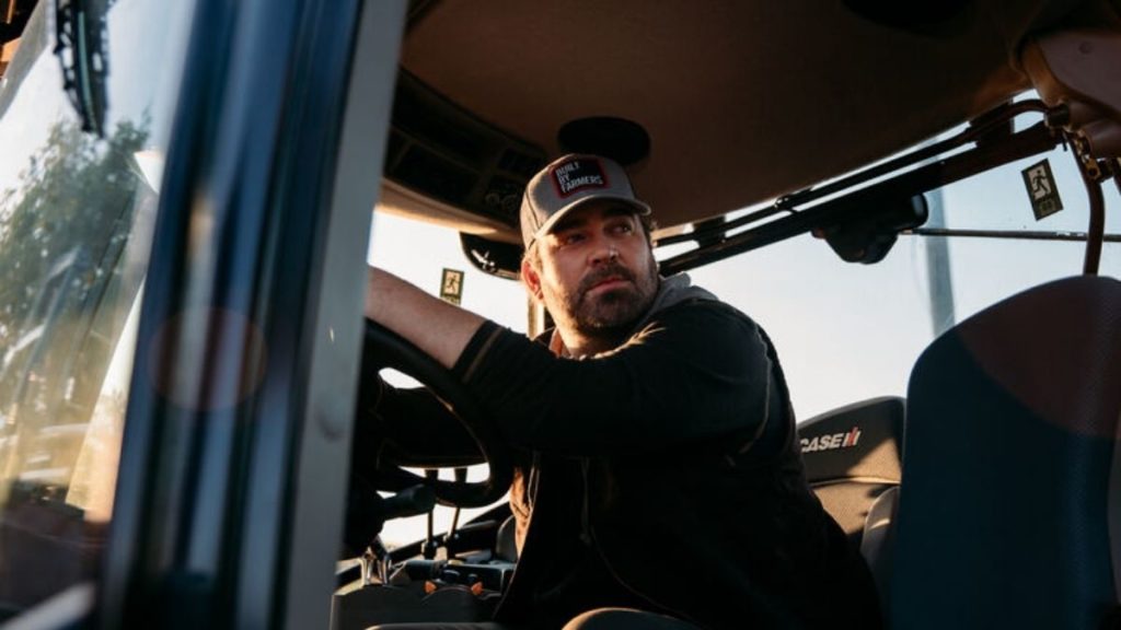Lee Brice and Case IH Honor Farmers in Upcoming Summer Tour